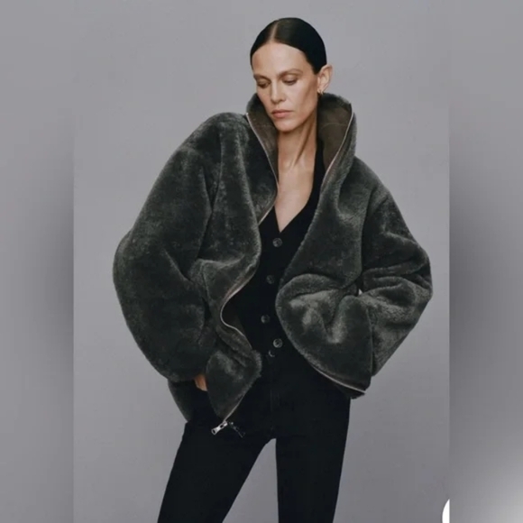 Mango Reversible Faux Shearling Coat BNWT - Picture 3 of 11